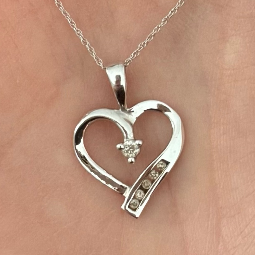 Kay Jewelers 10k White Gold Natural Diamond Open Heart Pendant Necklace - 18”